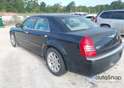 2006 Chrysler 300C z USA, uszkodzony, nr VIN 2C3LA63H16H277781